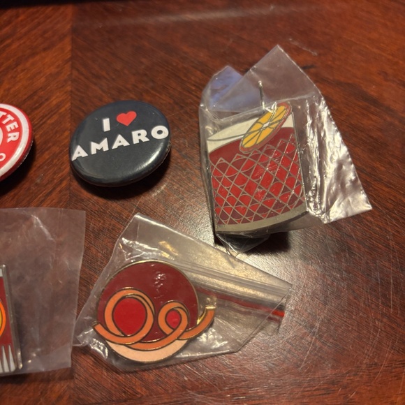 Negroni & Amaro pin & button collection - Picture 3 of 5